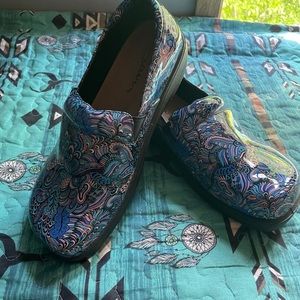 Nursing shoes